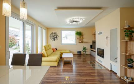 3-izbový rodinný dom s garážou, krbom a 600 m² krásnym pozemkom – Rajka, pri Bratislave