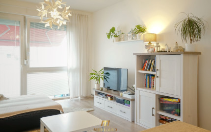 Štýlový 3-izbový byt s balkónom a parkovaním v uzavretom areáli – Rajka, kúsok od Bratislavy