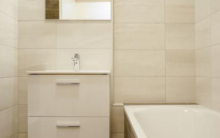 1,5-izbový byt na prenájom, Rajka – kompletné zariadenie, parkovanie, balkón, klimatizácia