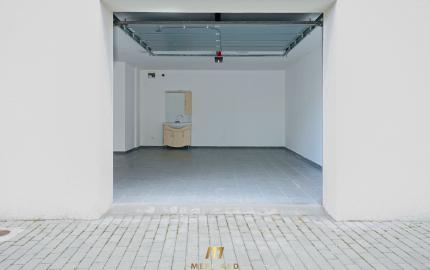 🏡 Prenájom garáže s úložným priestorom, vodou a elektrinou – Rajka