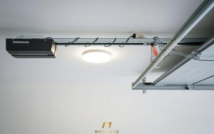 🏡 Prenájom garáže s úložným priestorom, vodou a elektrinou – Rajka