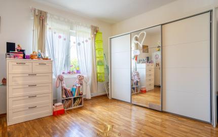 Rodinný dom s veľkým 1270 m² pozemkom a krásnou záhradou, Hegyeshalom pri Rajke