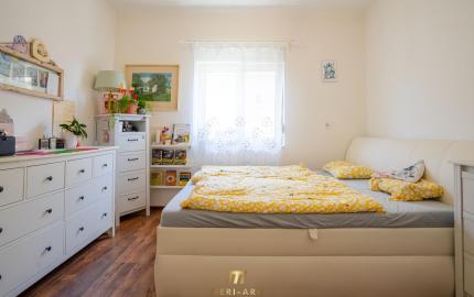 Rodinný dom s veľkým 1270 m² pozemkom a krásnou záhradou, Hegyeshalom pri Rajke