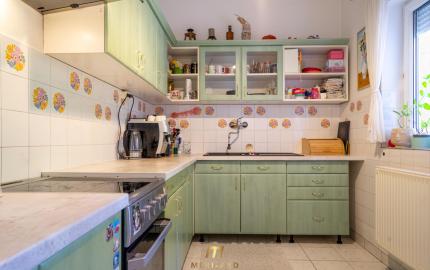Rodinný dom s veľkým 1270 m² pozemkom a krásnou záhradou, Hegyeshalom pri Rajke