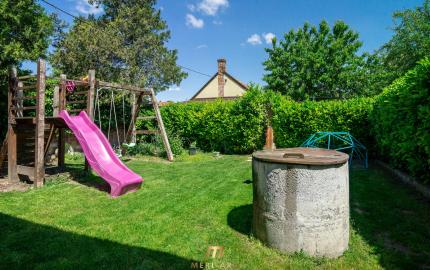 Rodinný dom s veľkým 1270 m² pozemkom a krásnou záhradou, Hegyeshalom pri Rajke