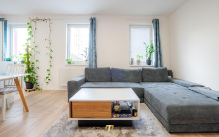 Moderný 3-izbový byt s balkónom, parkovaním a nízkymi nákladmi
