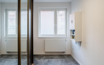 Moderný 3-izbový byt s balkónom, parkovaním a nízkymi nákladmi