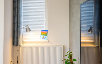 Moderný 3-izbový byt s balkónom, parkovaním a nízkymi nákladmi