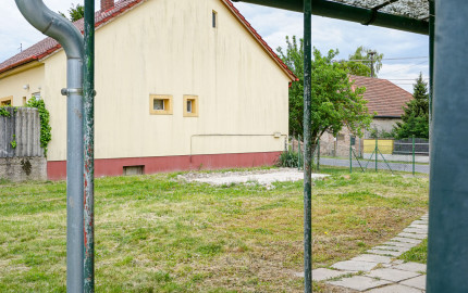 3-izbový rodinný dom s veľkým pozemkom v Starej Rajke, pri Bratislave
