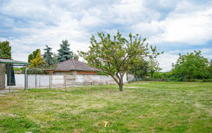3-izbový rodinný dom s veľkým pozemkom v Starej Rajke, pri Bratislave