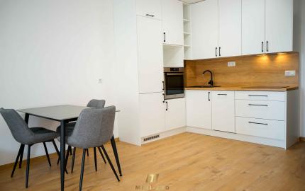 Na prenájom moderne zariadený 1,5-izbový byt v novostavbe s balkónom a parkovaním – Rajka