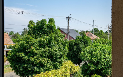 Zrekonštruovaný 2,5-izbový byt s terasou v Starej Rajke – bývanie ako v rodinnom dome