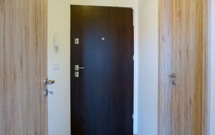 Kompletne zariadený 1,5-izbový byt s balkónom a parkovacím miestom – Rajka