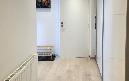 2-izbový byt na predaj, Rajka – kompletné zariadenie, parkovanie, balkón, klimatizácia