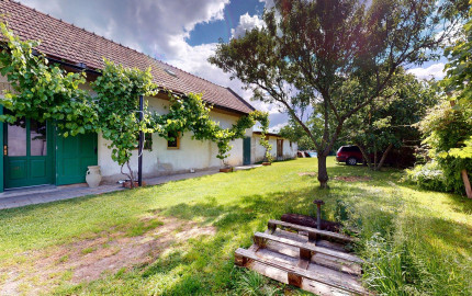 Vidiecky dom s veľkým 2 500 m² pozemkom a investičným potenciálom | Dunakiliti