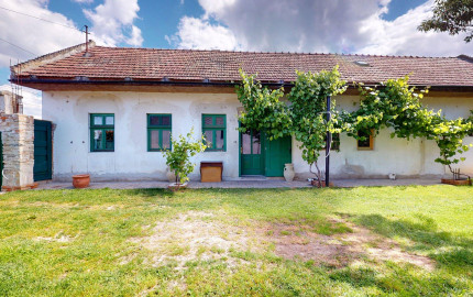 Vidiecky dom s veľkým 2 500 m² pozemkom a investičným potenciálom | Dunakiliti