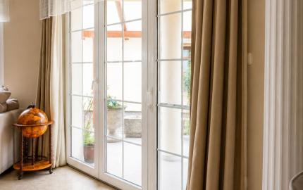 Veľký rodinný dom s kanceláriou pri Dunaji | 435 m²| pozemok 1 909 m² | Dunakiliti