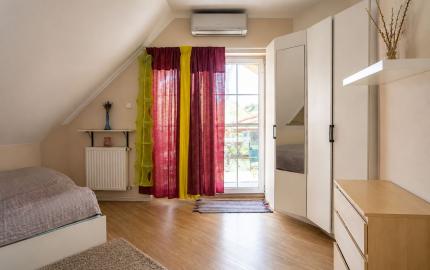 Veľký rodinný dom s kanceláriou pri Dunaji | 435 m²| pozemok 1 909 m² | Dunakiliti