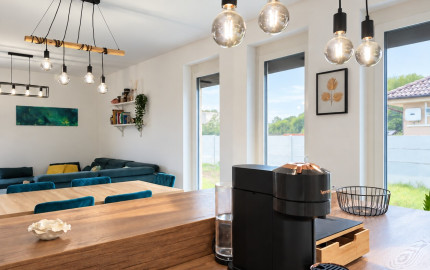 Moderný 4 izbový rodinný dom | Štýlový interiér | Krytá terasa | Dunasziget pri Rajke