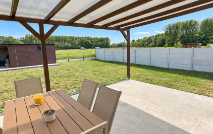 Moderný 4 izbový rodinný dom | Štýlový interiér | Krytá terasa | Dunasziget pri Rajke