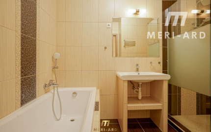 3-izbový rodinný dom s garážou, krbom a 600 m² krásnym pozemkom – Rajka, pri Bratislave