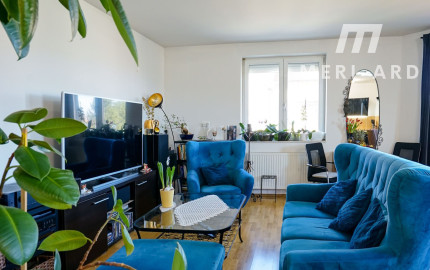 Priestranný 4-izbový byt • 2 balkóny • parkovanie • pokojná Rajka