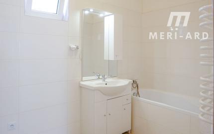 Zrekonštruovaný rodinný dom s veľkým 700m² pozemkom – stará Rajka