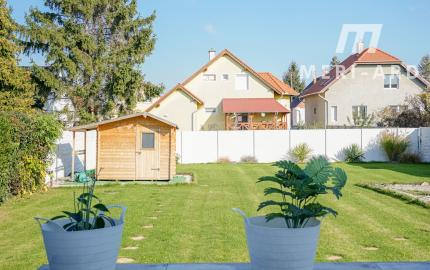 Zrekonštruovaný rodinný dom s veľkým 700m² pozemkom – stará Rajka