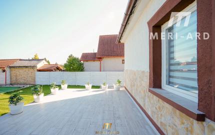 Zrekonštruovaný rodinný dom s veľkým 700m² pozemkom – stará Rajka