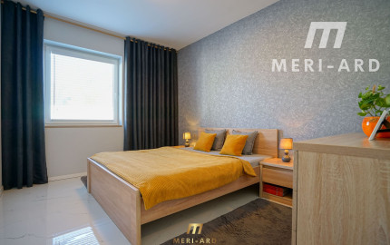 Moderný 3-izbový rodinný dom s veľkou terasou a upravenou záhradou – Dunakiliti, 7 min od Rajky