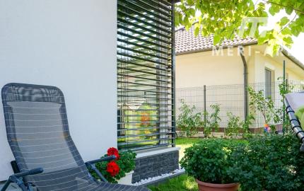 Moderne zariadený 4 izbový rodinný s pekným pozemkom v tichom prostredí, Rajka