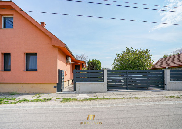 Pokojné bývanie kúsok od Bratislavy – 5-izbový dom Bezenye s veľkou záhradou