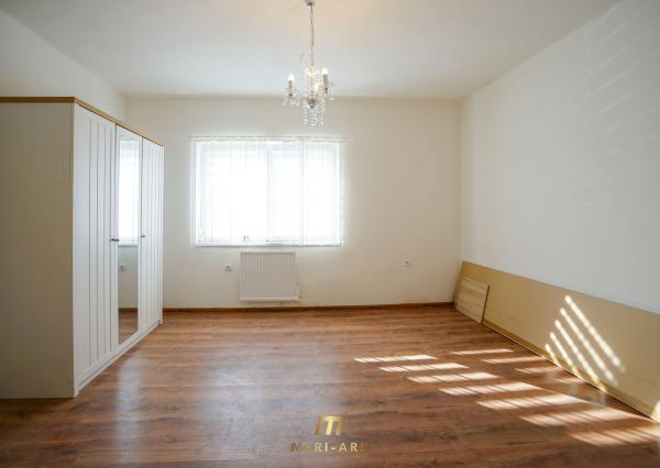 Zrekonštruovaný rodinný dom s veľkým 700m² pozemkom – stará Rajka