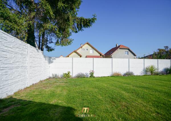 Zrekonštruovaný rodinný dom s veľkým 700m² pozemkom – stará Rajka
