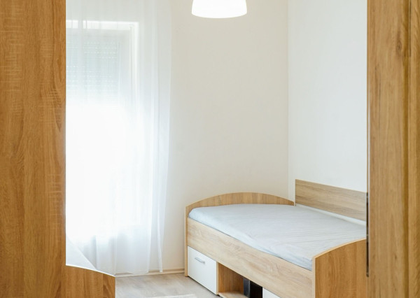 Štýlový 3-izbový byt s balkónom a parkovaním v uzavretom areáli – Rajka, kúsok od Bratislavy