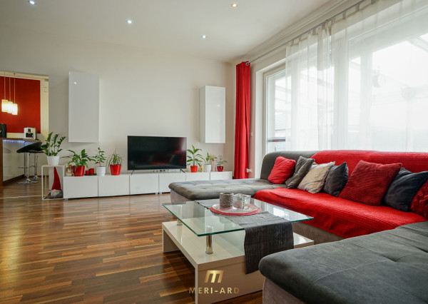 Zariadený 4-izbový dom s bazénom, saunou a terasou – Rajka