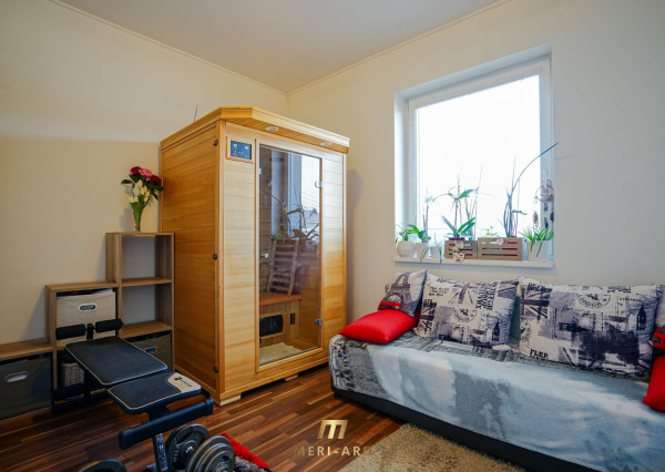 Zariadený 4-izbový dom s bazénom, saunou a terasou – Rajka