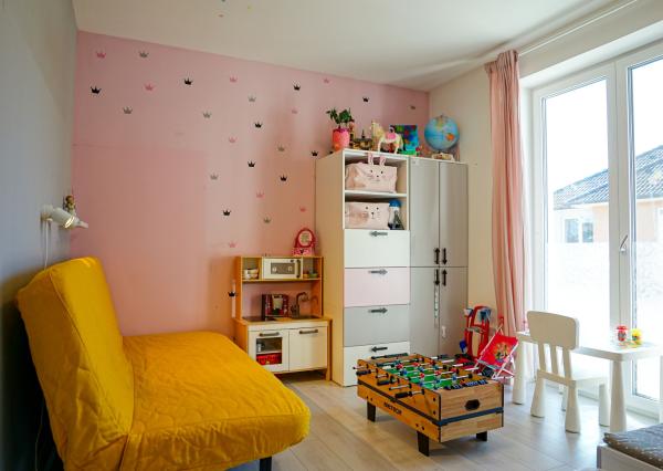 Moderne zariadený 4 izbový rodinný s pekným pozemkom v tichom prostredí, Rajka