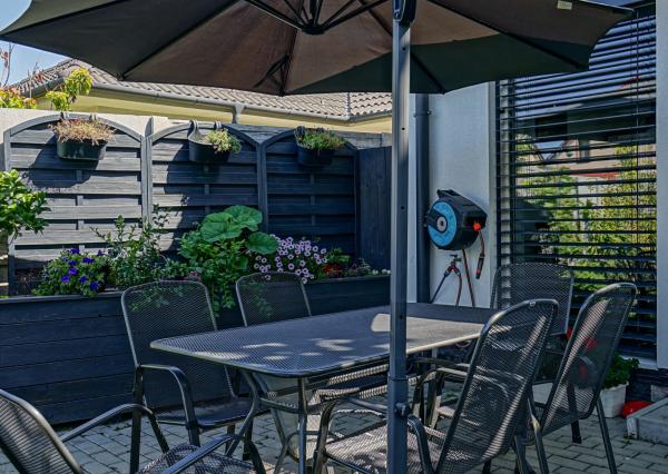 Moderne zariadený 4 izbový rodinný s pekným pozemkom v tichom prostredí, Rajka