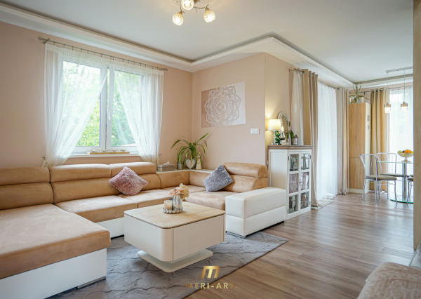 Moderný zariadený 3 izbový rodinný dom v tichom prostredí, terasa, záhrada, Rajka