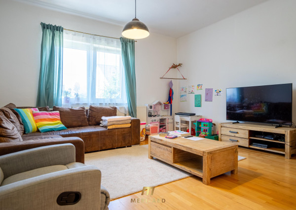Rodinný dom s veľkým 1270 m² pozemkom a krásnou záhradou, Hegyeshalom pri Rajke