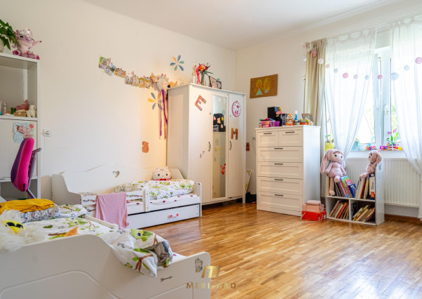 Rodinný dom s veľkým 1270 m² pozemkom a krásnou záhradou, Hegyeshalom pri Rajke