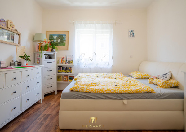 Rodinný dom s veľkým 1270 m² pozemkom a krásnou záhradou, Hegyeshalom pri Rajke