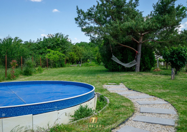 Rodinný dom s veľkým 1270 m² pozemkom a krásnou záhradou, Hegyeshalom pri Rajke