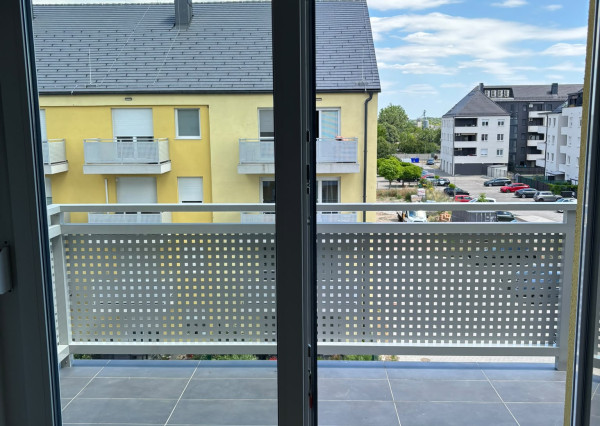 1,5-izbový byt na prenájom, Rajka – kompletné zariadenie, parkovanie, balkón, klimatizácia