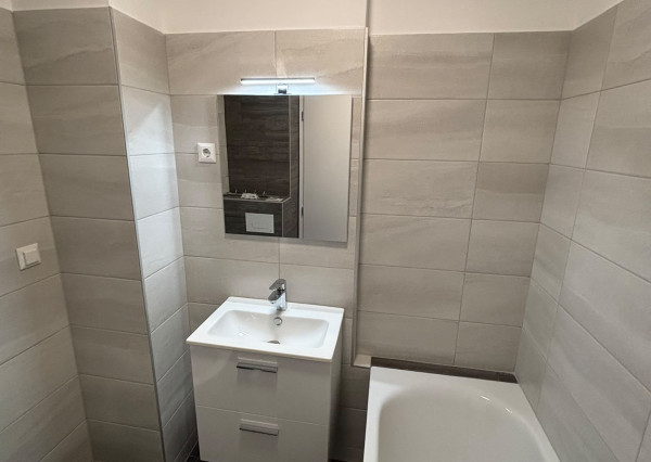 1,5-izbový byt na prenájom, Rajka – kompletné zariadenie, parkovanie, balkón, klimatizácia