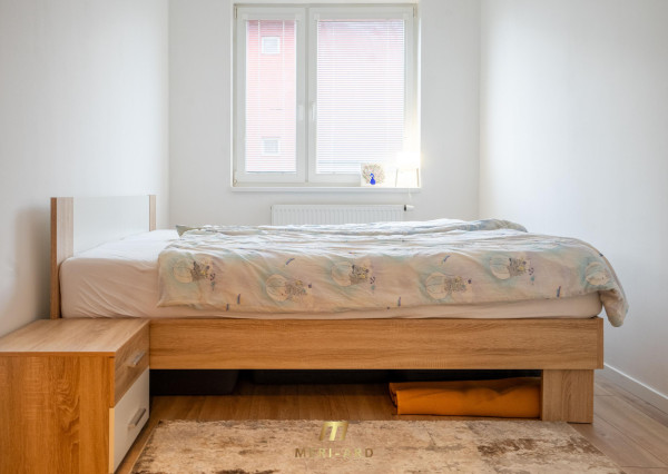 Moderný 3-izbový byt s balkónom, parkovaním a nízkymi nákladmi