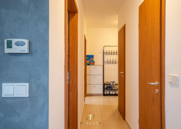Moderný 3-izbový byt s balkónom, parkovaním a nízkymi nákladmi