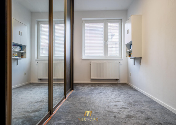 Moderný 3-izbový byt s balkónom, parkovaním a nízkymi nákladmi