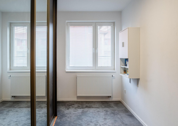 Moderný 3-izbový byt s balkónom, parkovaním a nízkymi nákladmi